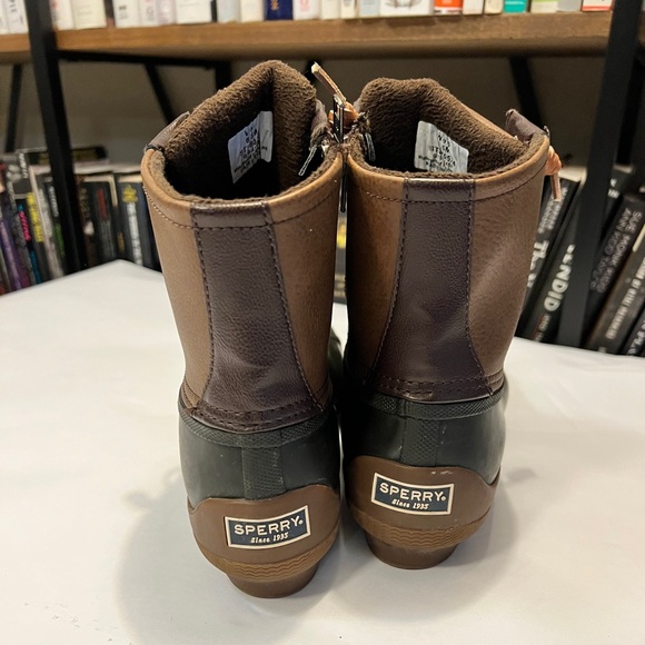 EUC Sperry Women's Saltwater Duck Boot - Picture 5 of 8